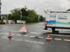 Der abgesicherte Bereich rund um den Wasserrohrbruch.